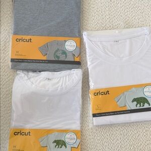 Cricut Men Gray and White T-Shirts